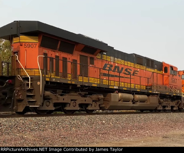 BNSF 5907